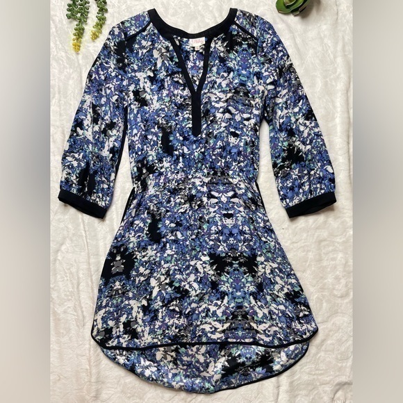 Parker Mallory 100% Silk Floral 3/4 Sleeve V-Neck Dress In Creekside Blue Black
